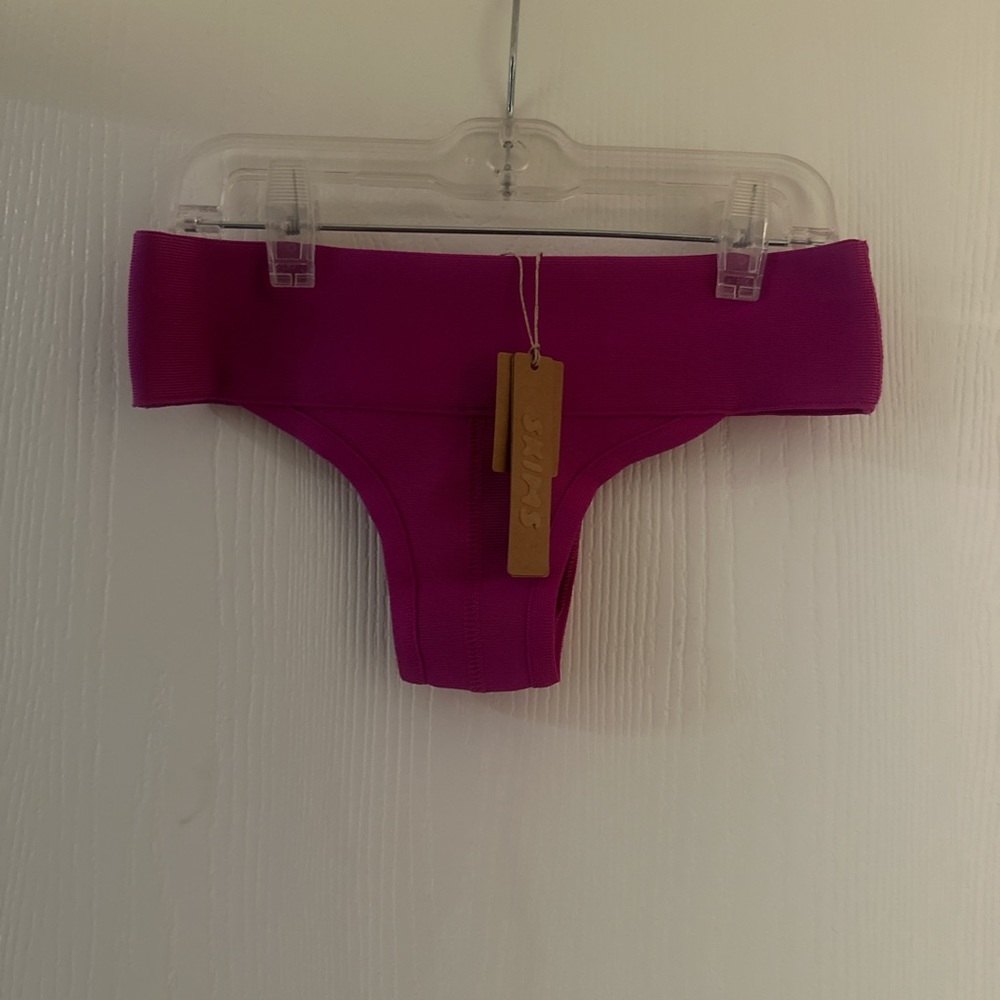 Nwt Skims swim bottom